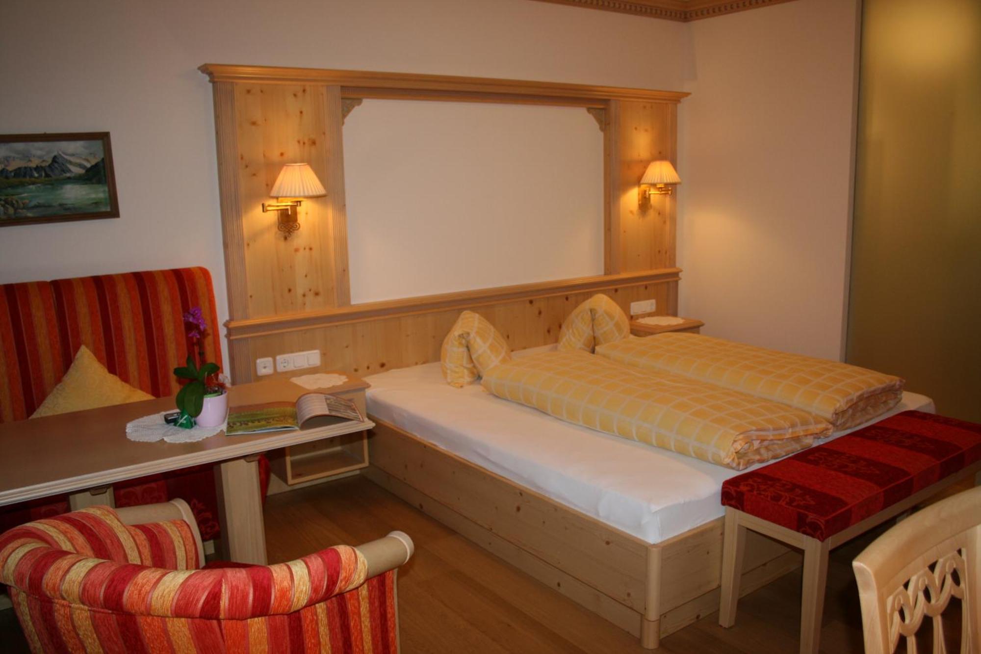 Hotel Schoene Aussicht カルティッシュ エクステリア 写真