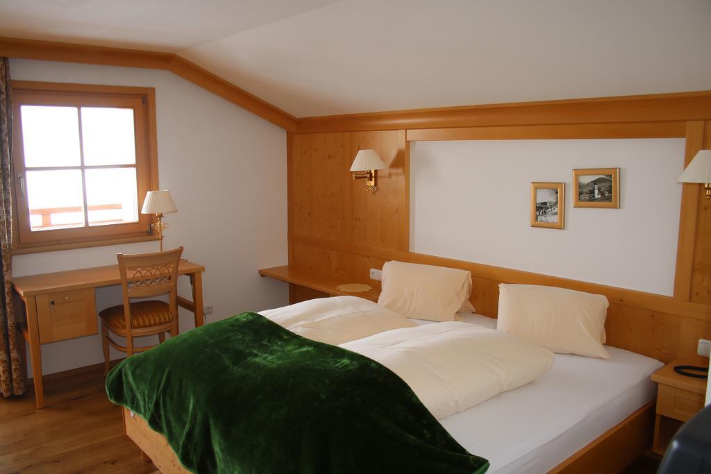 Hotel Schoene Aussicht カルティッシュ エクステリア 写真