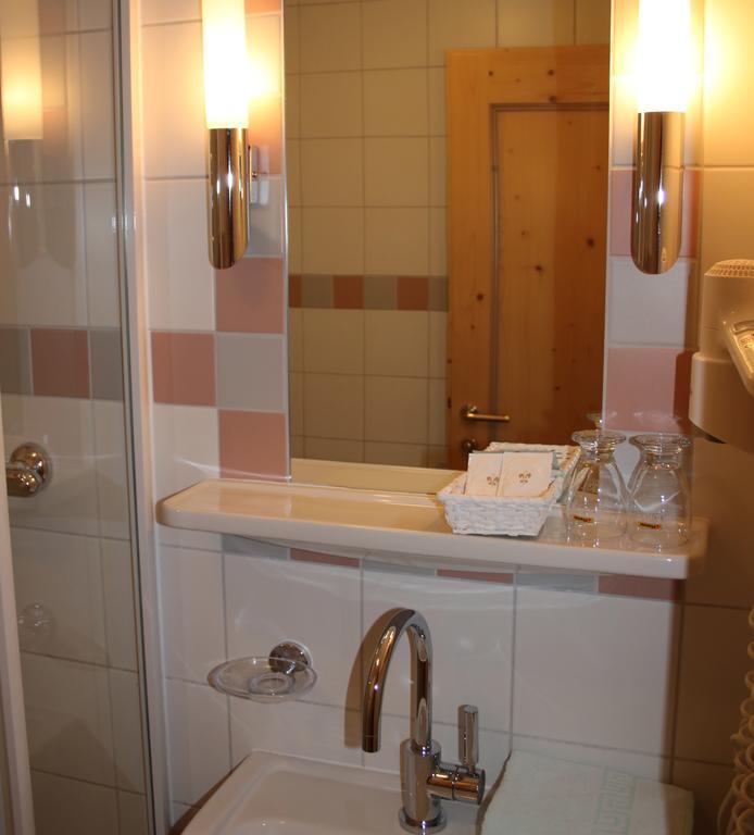Hotel Schoene Aussicht カルティッシュ エクステリア 写真