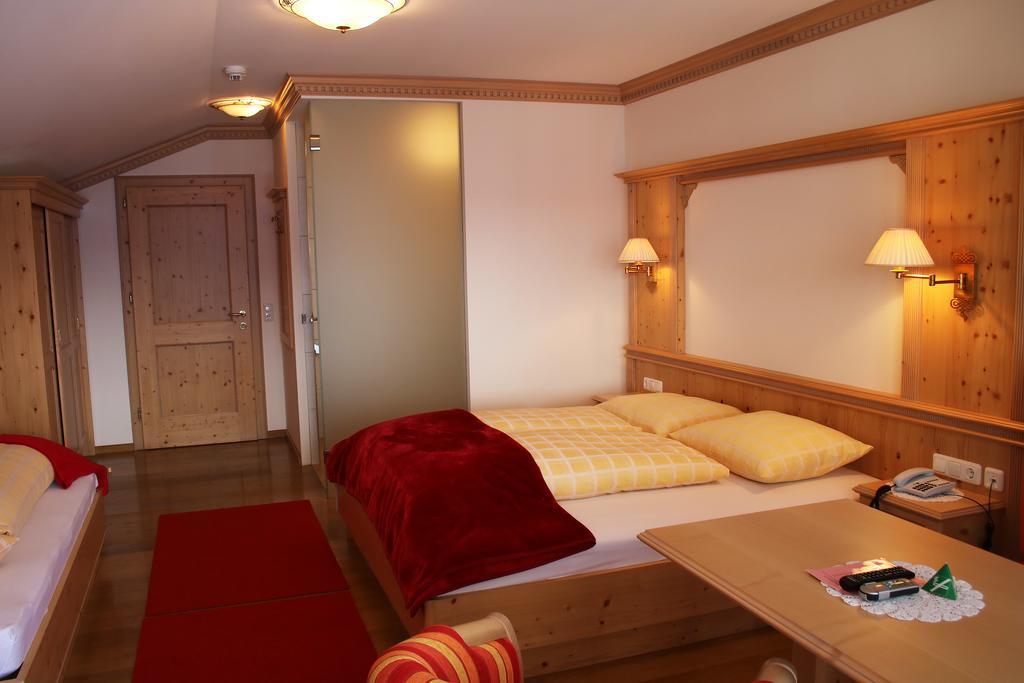 Hotel Schoene Aussicht カルティッシュ エクステリア 写真