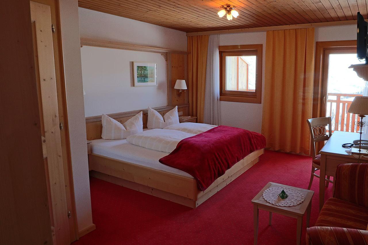 Hotel Schoene Aussicht カルティッシュ エクステリア 写真
