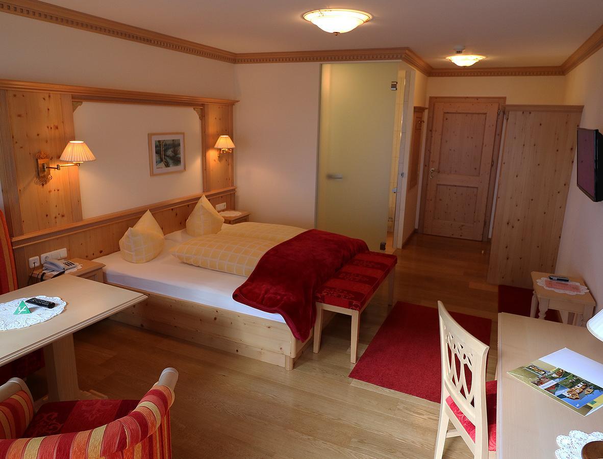 Hotel Schoene Aussicht カルティッシュ エクステリア 写真